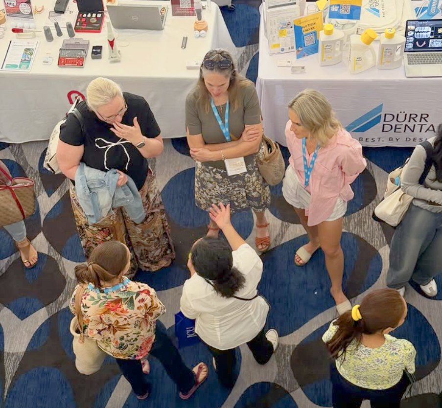 Delegates connecting between sessions at ADAQ’s Dental Topics in the Tropics