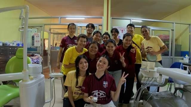 ADAQ volunteer dentists and dental students at the Sihanoukville clinic, Cambodia
